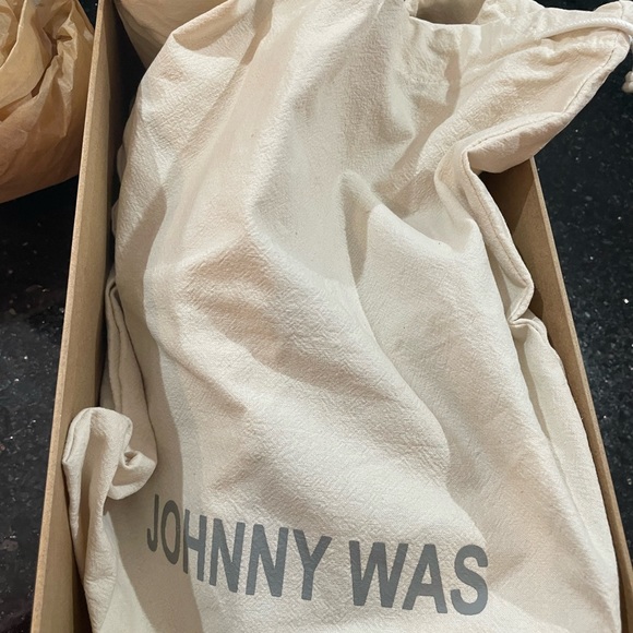 Johnny was tan leather studded mules. - Picture 5 of 9